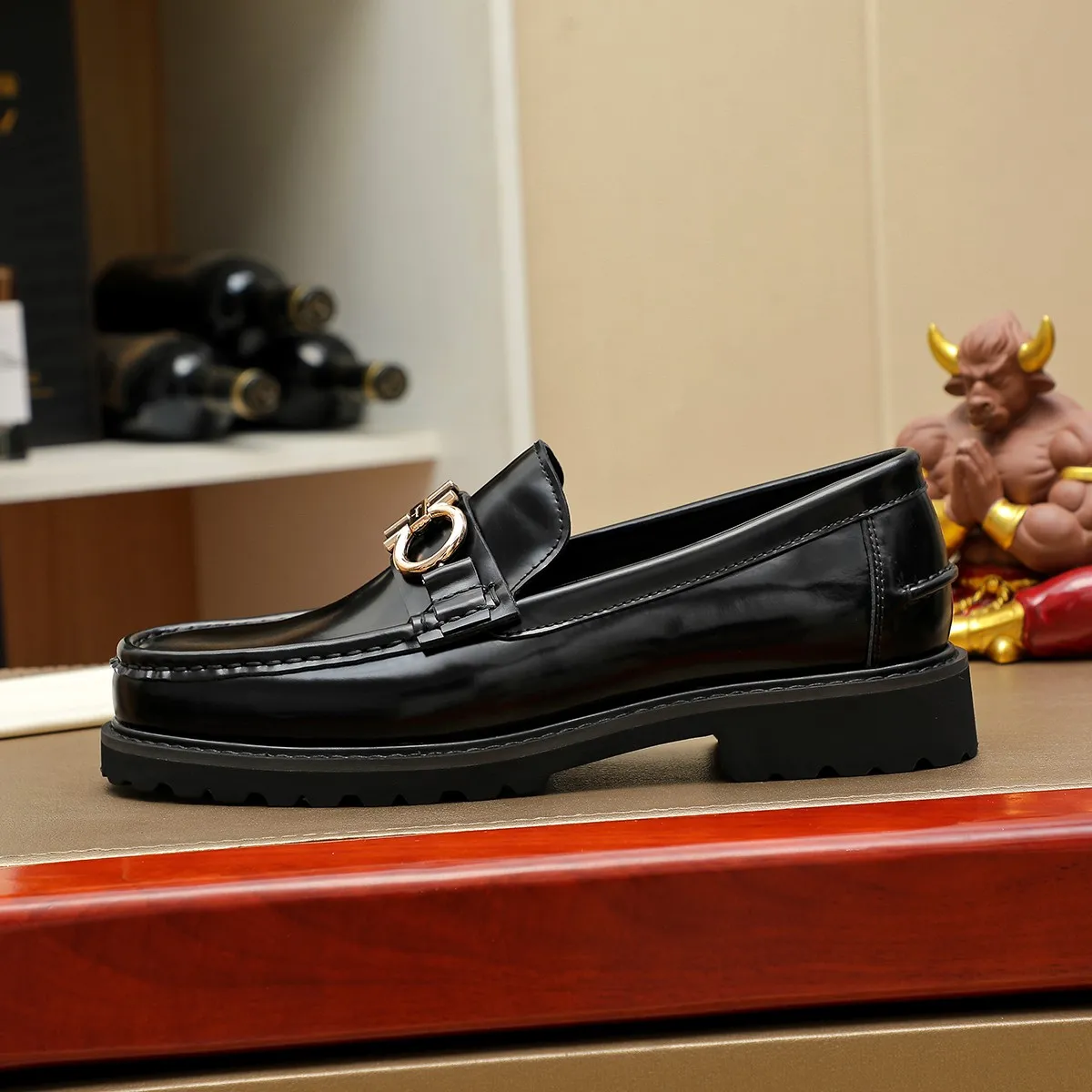 Men's shoes 💰440 Ferragamo [Ferragamo] top imported suit men's shoes 💯Original copy of the official website, product materials: selected imported embossed calfskin + luxury hardware buckle accessories ~ imported water-dyed cow 🐂 leather lining. Strong three-dimensional visual effect, original combination outsole, multiple colors available😘 Size: 39-44 (38.45.46. Customized)